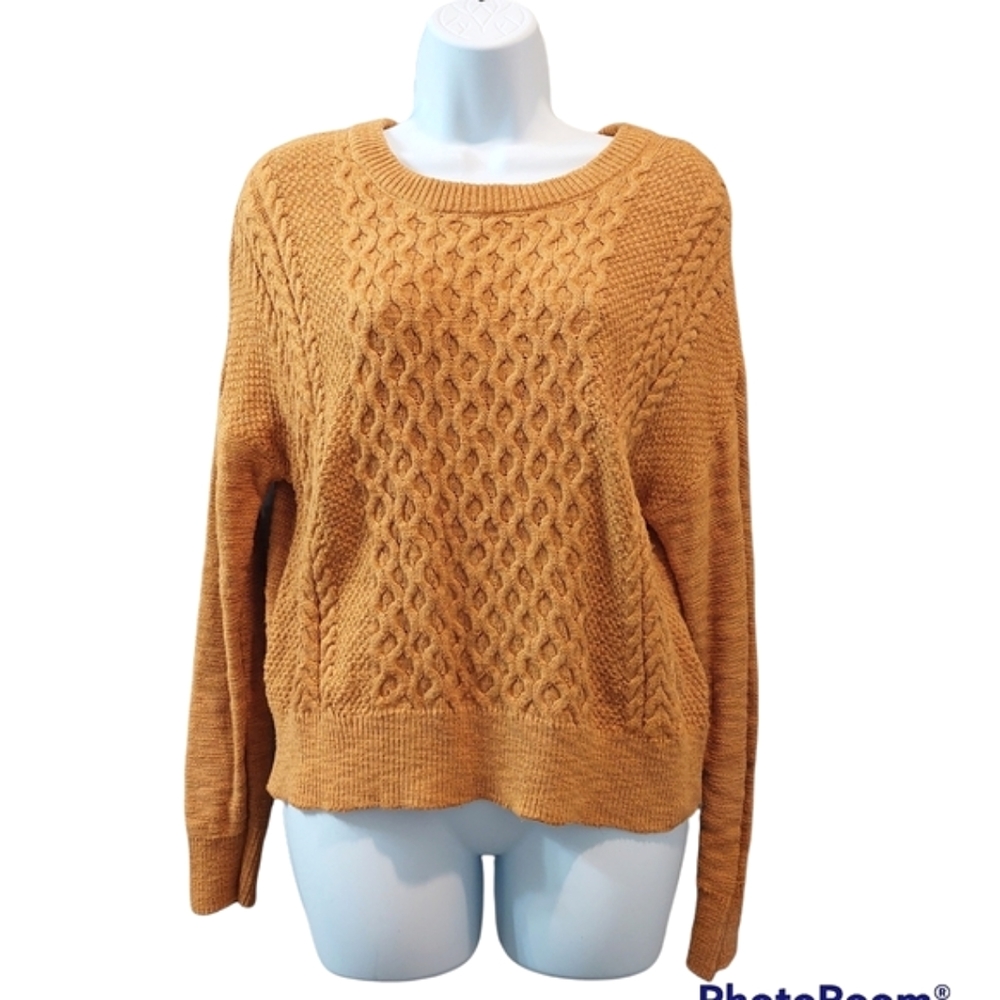 Mossimo cable knit sweater